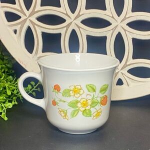 Vintage Corelle By Corning‎ Strawberry Pattern Coffee Mug